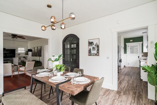 𓇻 Elegant Forest Retreat 𓇻 Starlink, Gourmet Coffee, Outdoor BBQ