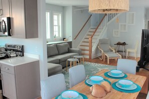 Dining - - NEW - 141st Street 3BR-3BA Cottage - Ocean Block Oasis for Family Gatherings! (Ocean City)