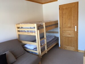 3 chambres, fer et planche à repasser, Wi-Fi gratuit