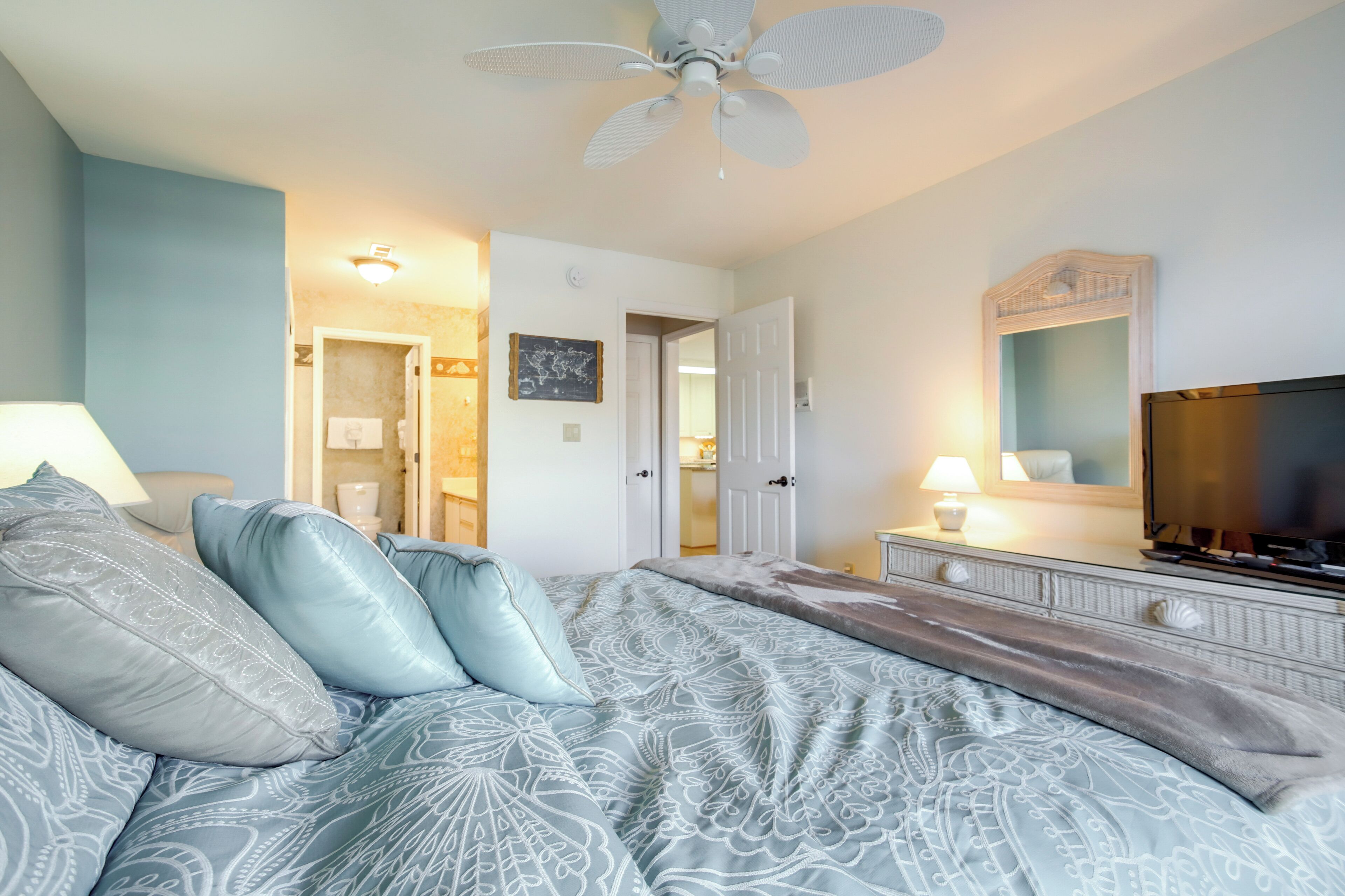 2 bedrooms, iron/ironing board, travel cot, WiFi