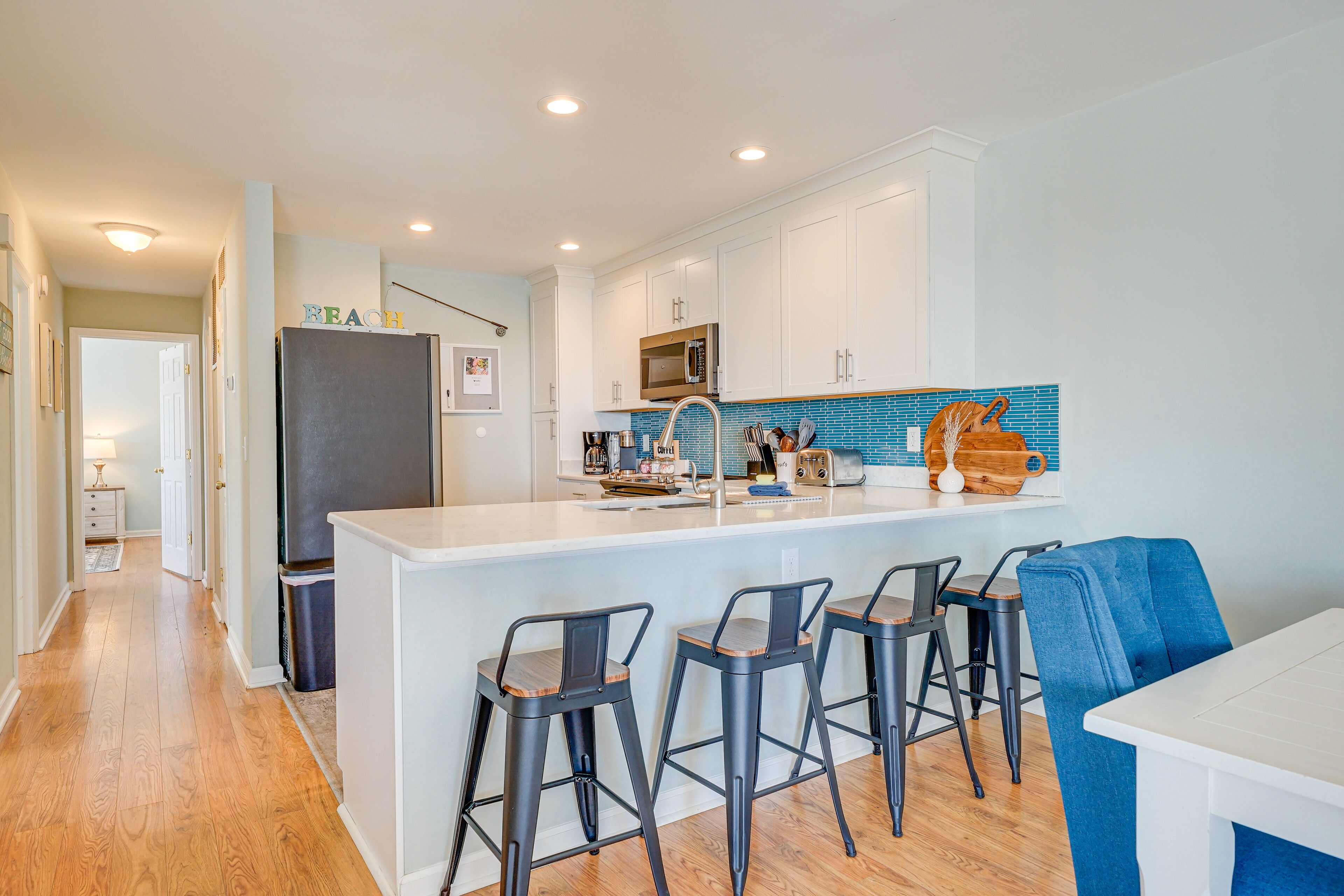 Fridge, microwave, stovetop, dishwasher