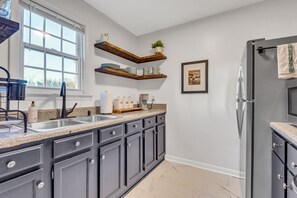 Private kitchen - Music City Stay: A Decade South (Nashville)