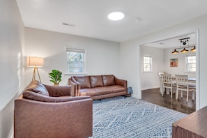Living area - Music City Stay: A Decade South (Nashville)