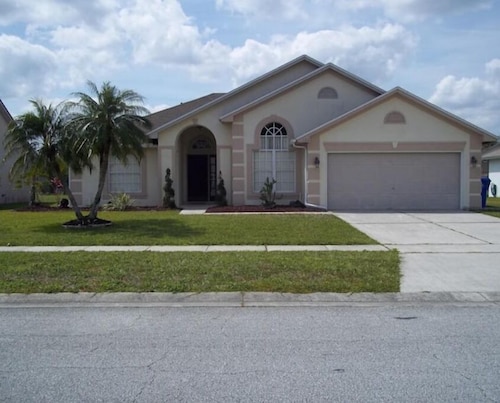 Cozy single-family home, close to theme parks, restaurants. Give Kids the World.