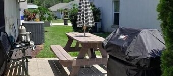 Cozy single-family home, close to theme parks, restaurants. Give Kids the World.