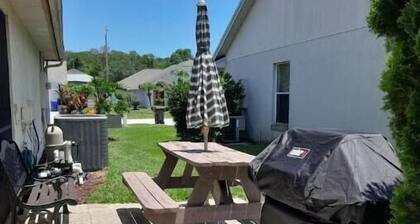 Cozy single-family home, close to theme parks, restaurants. Give Kids the World.