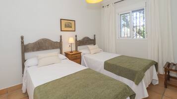 4 chambres, fer et planche Ă repasser, Wi-Fi gratuit, draps fournis