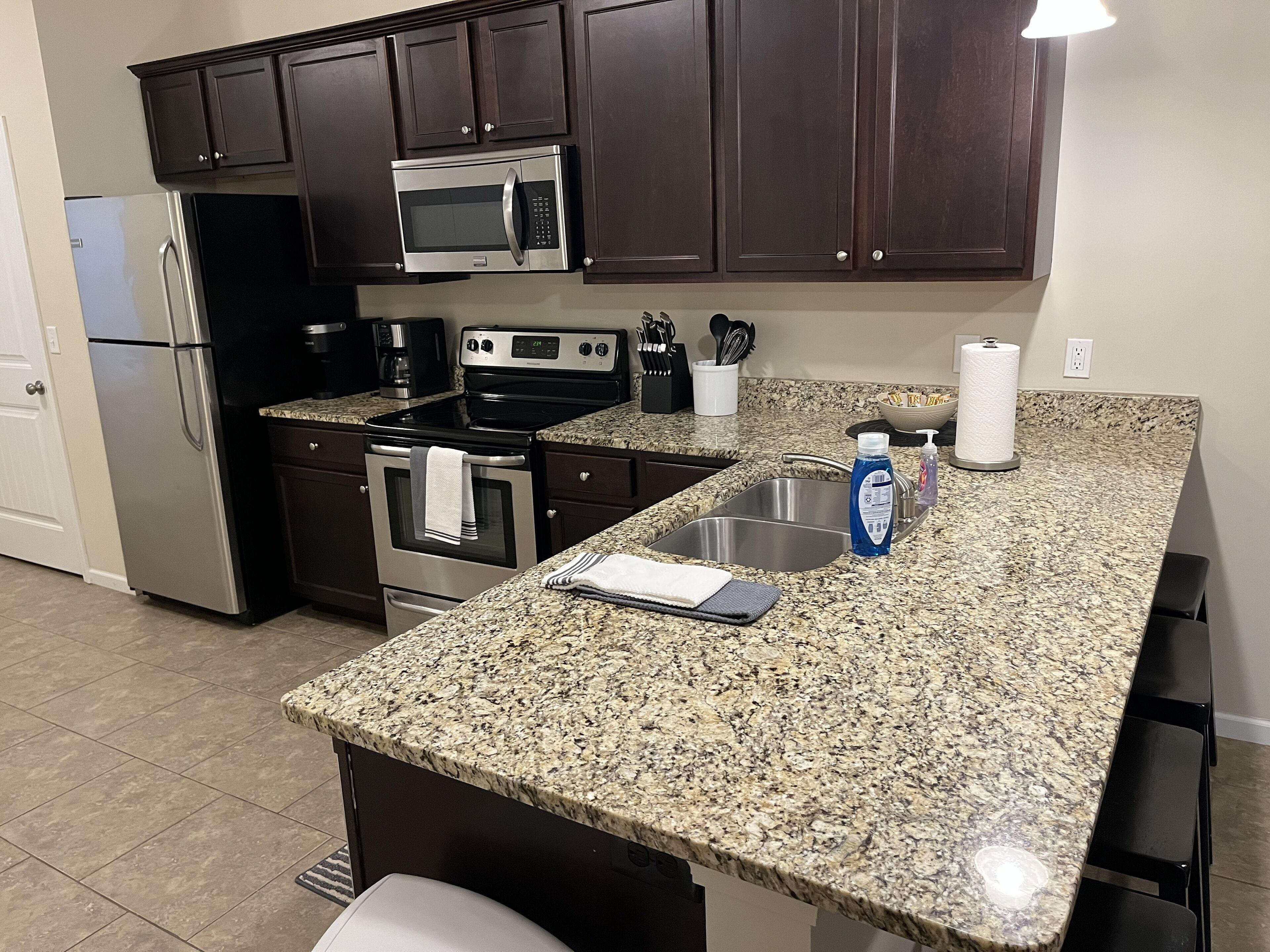 4 bedroom townhome close to campus 