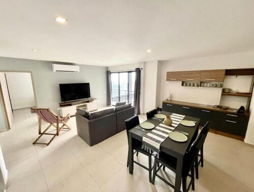 Spacious Condo in San Salvador