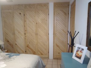 1 quarto, ferros/tábuas de passar roupa, Wi-Fi, roupa de cama