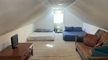 3 bedrooms, free WiFi, bed sheets