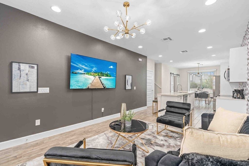 SUPER STAY- SLEEPs 60! FOUR TOWNHOMEs SAME STREEt!