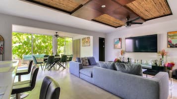 Smart TV, oficina y impresora