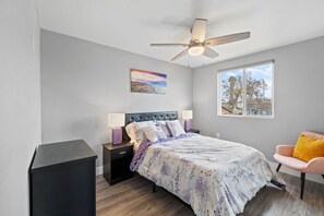 1 habitación, tabla de planchar con plancha, wifi gratis y ropa de cama
