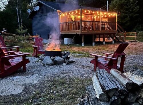 Cozy Cabin In The Woods 