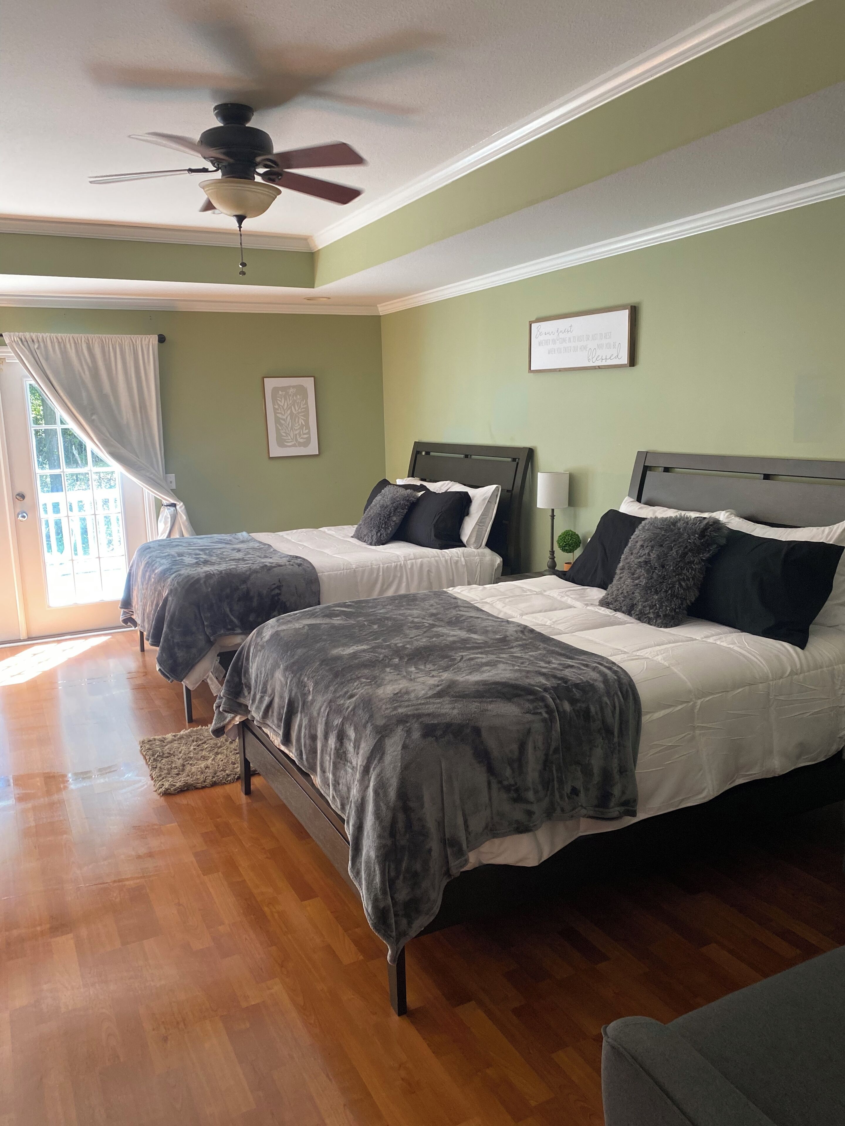 2 bedrooms, desk, iron/ironing board, free WiFi