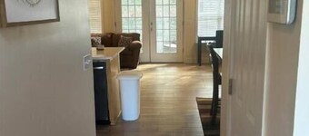 Quiet neighborhood conveniently located to Ft Novosel/downtown Enterprise!  