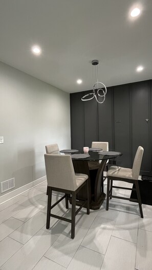 تناول الطعام