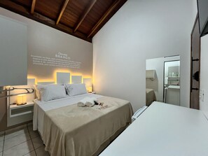 スーペリア ツインルーム クイーンベッド 1 台 エンスイート | 客室ごとに異なる装飾、客室ごとに異なるインテリ��ア、WiFi (無料)、ベッドシーツ