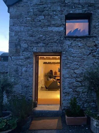 Aughry Yard - Stone cottage