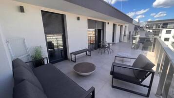 Basic Apartment | Living area | LED TV