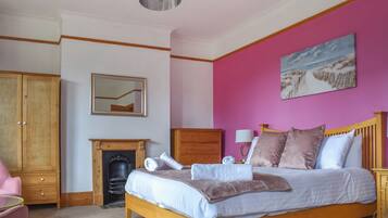 7 bedrooms, free WiFi, bed sheets