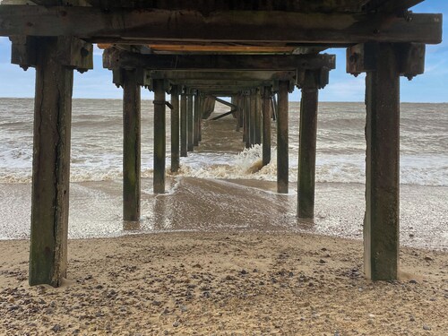 7 bedroom accommodation in Lowestoft