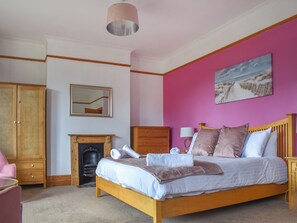 7 bedrooms, free WiFi, bed sheets