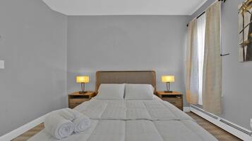 2 bedrooms, in-room safe, iron/ironing board, WiFi (free)