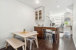 Dining - East Van Townhouse near water + Mountain Views (Vancouver)