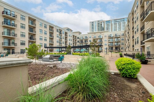 Executive Suite With Pool & Gym