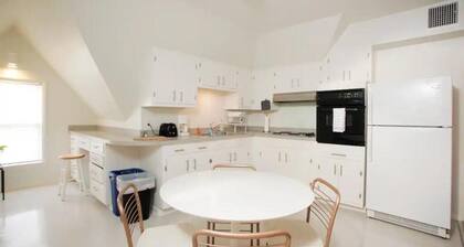 Charming Mid-Century Apartment in Midtown