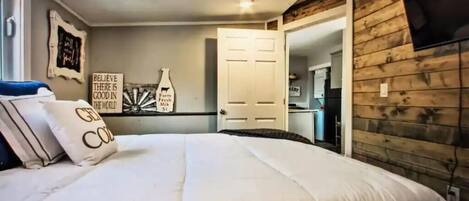 1 bedroom, WiFi, bed sheets