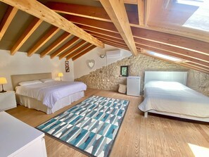 4 camere, ferro/asse da stiro, culla da viaggio, Wi-Fi gratuito