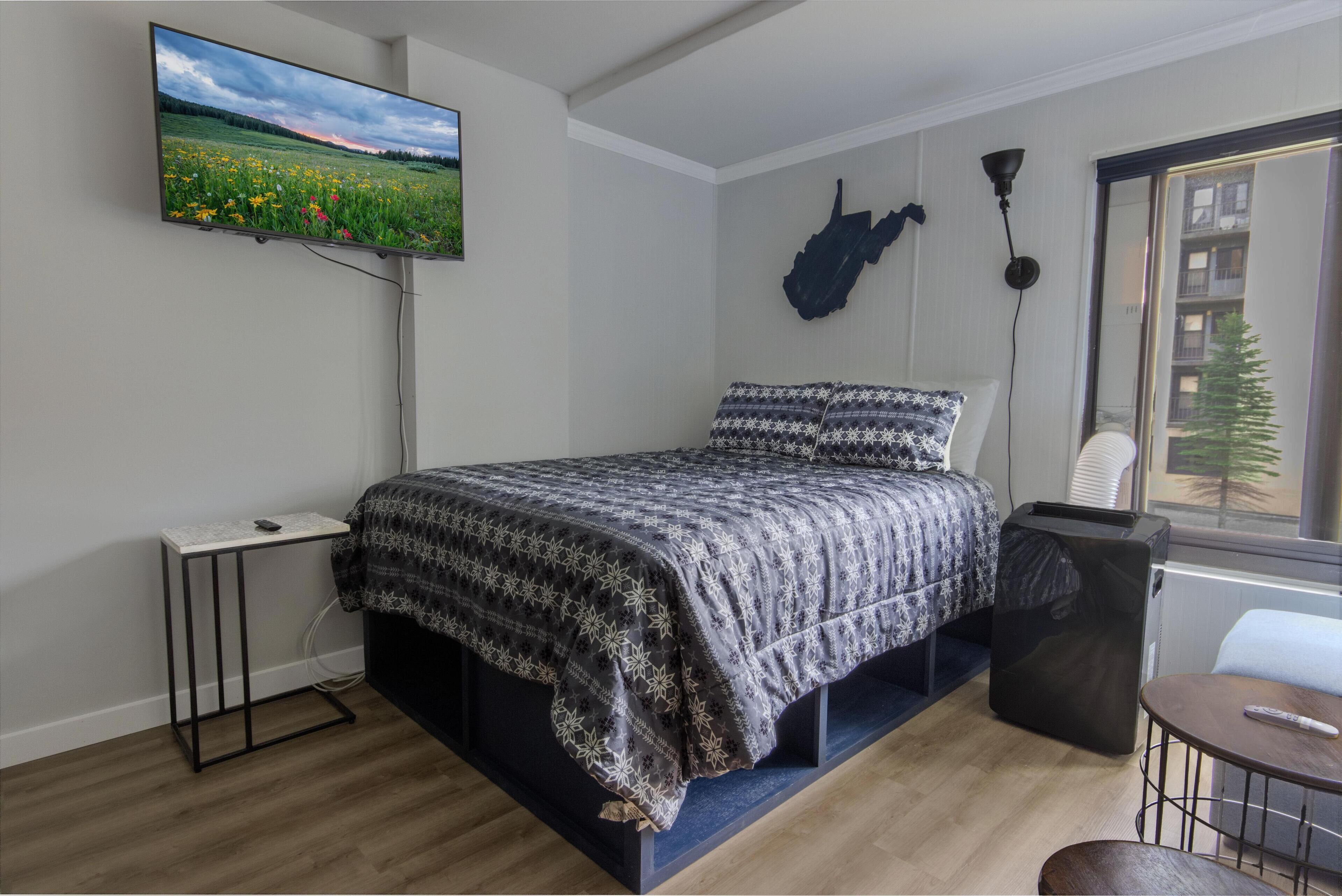 アイロン / アイロン台、WiFi (無料)、ベッドシーツ