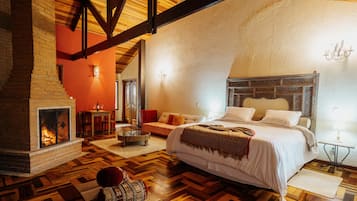 Luxury Suite | 1 bedroom, Egyptian cotton sheets, premium bedding, pillowtop beds