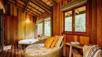 Honeymoon Cabin | 1 bedroom, Egyptian cotton sheets, premium bedding, pillow-top beds