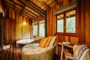 Honeymoon Cabin | 1 bedroom, Egyptian cotton sheets, premium bedding, pillow-top beds - Pousada Ahavanoah (Camanducaia)
