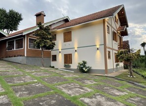 Front of property - Aconchego Monte Suíço (Campos do Jordão)