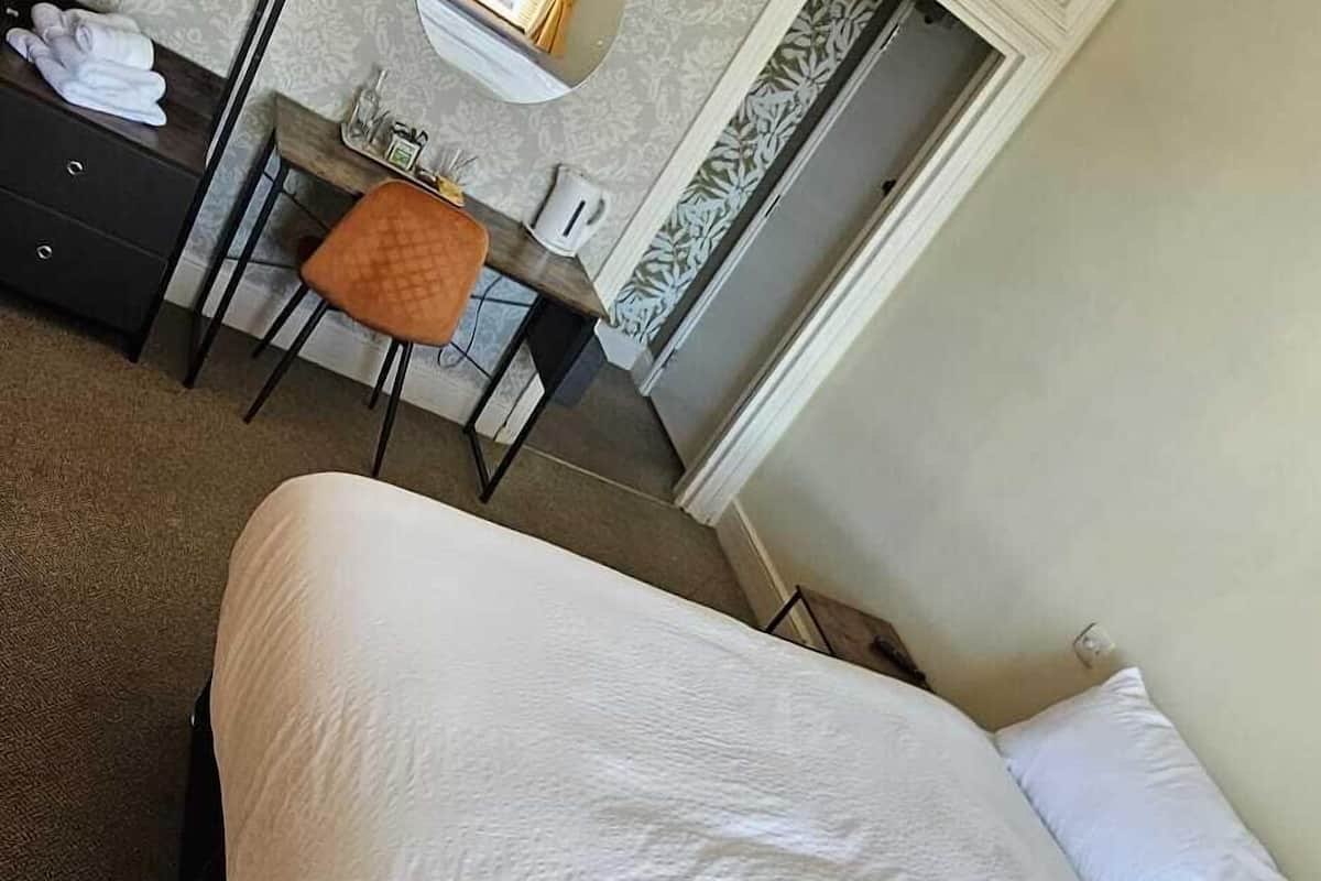 Deluxe tweepersoonskamer | Luxe beddengoed, Select Comfort-bedden, individueel gedecoreerd