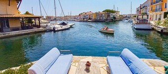 PORT GRIMAUD Magnificent renovated apartment - terraces and 9m mooring