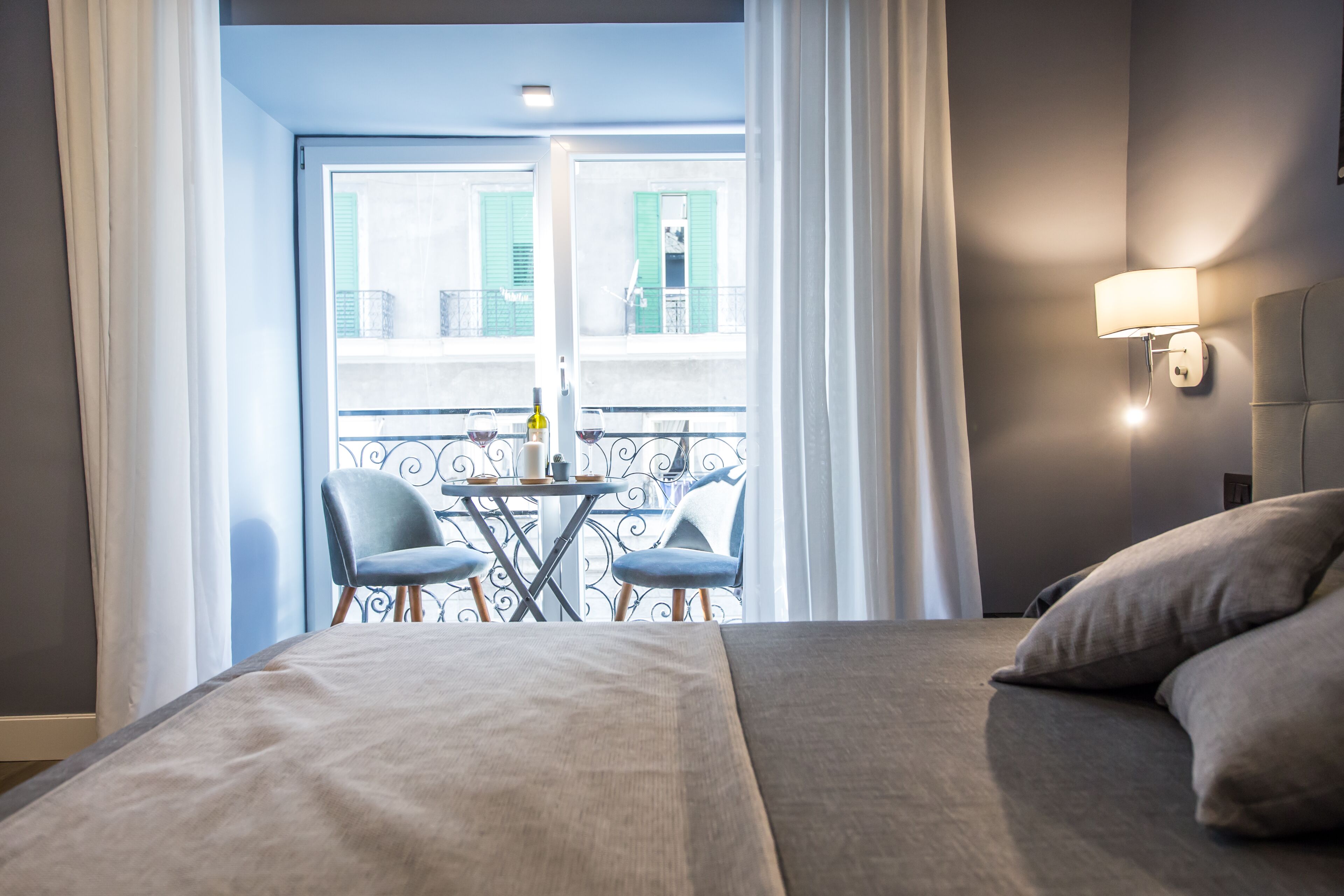 Standaard tweepersoonskamer | Luxe beddengoed, een kluis op de kamer, individueel gemeubileerd