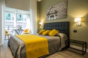 أغطية فراش متميزة وخزنة داخل الغرفة وطراز فريد لكل وحدة ومكتب