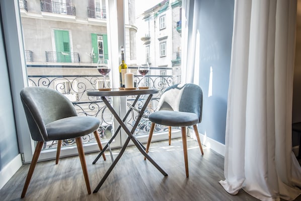 Standard Double Room | Premium bedding, in-room safe, individually furnished, desk - B&B ART HOUSE (Naples)