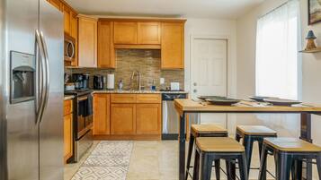 Frigorifero, microonde, forno, lavastoviglie