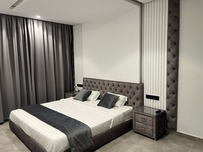5 bedrooms, iron/ironing board, travel cot, WiFi