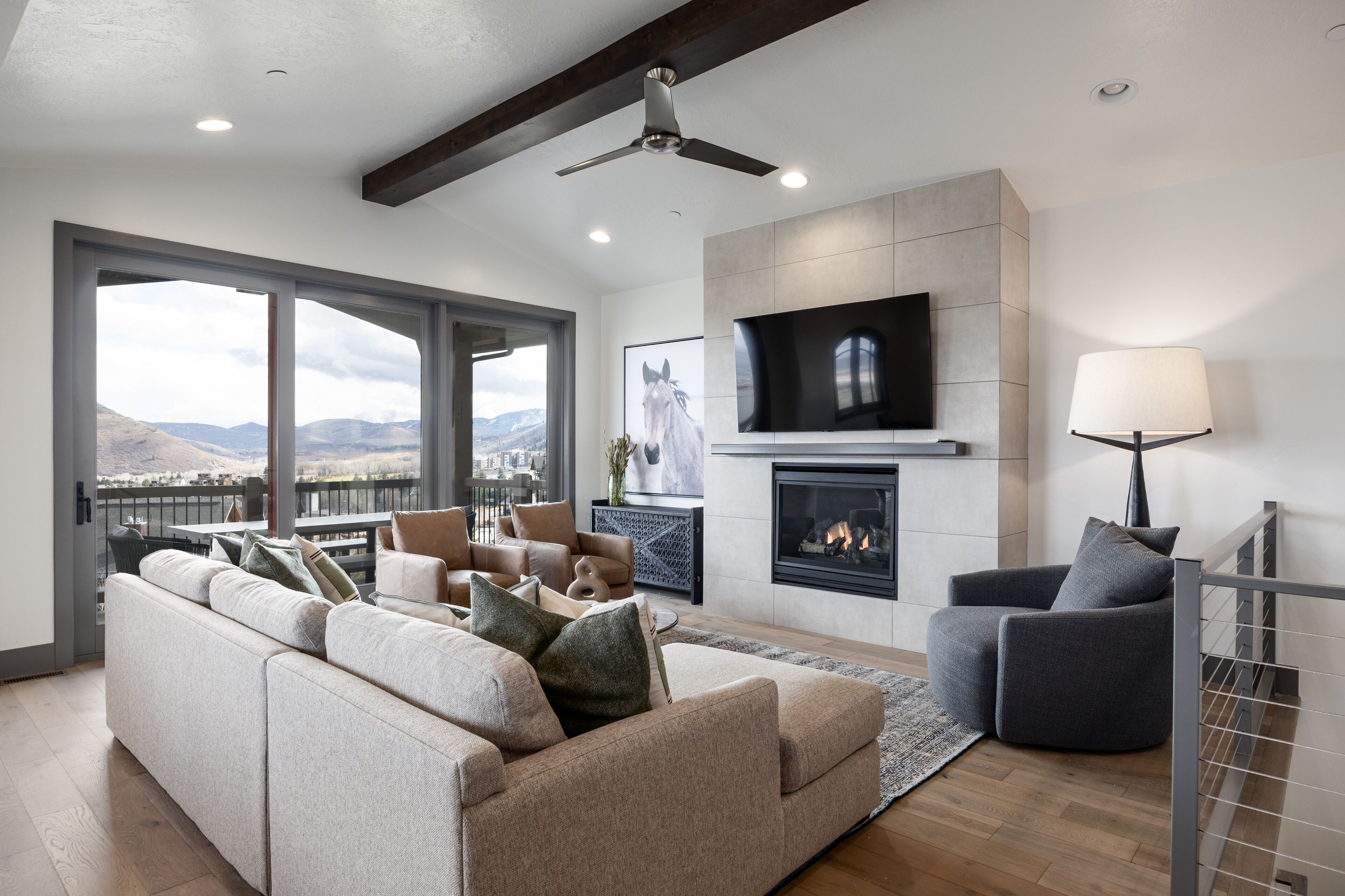 Luxury Chalet: Close to Canyons Ski Lift, Park City - Professionally Designed with Private Hot Tub