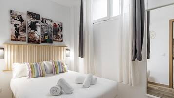 1 habitación, tabla de planchar con plancha, internet y ropa de cama