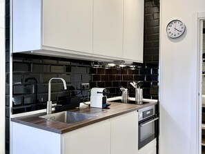 Fridge, microwave, oven, dishwasher - Charming Madrid Principe Pio (Madrid)