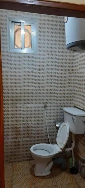 Shower, towels, soap, shampoo